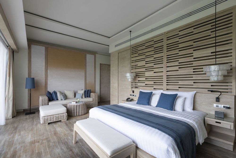 Sky Pool Suite