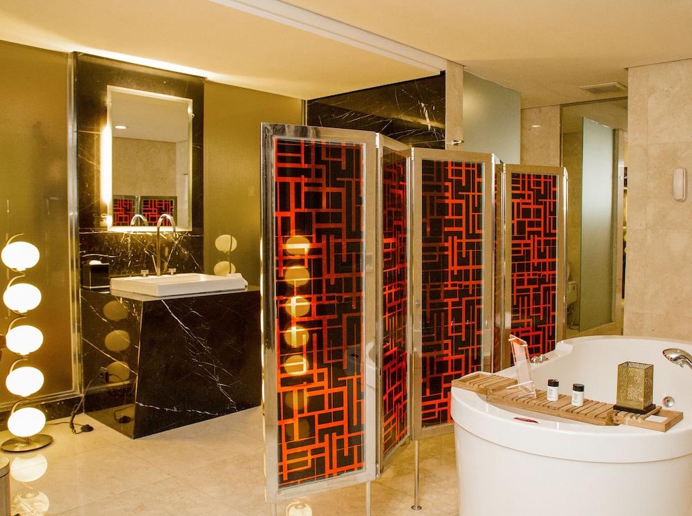 Grandkemang Hotel 50/50