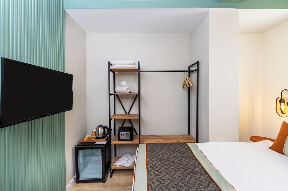 Echinus Hotels 27/48