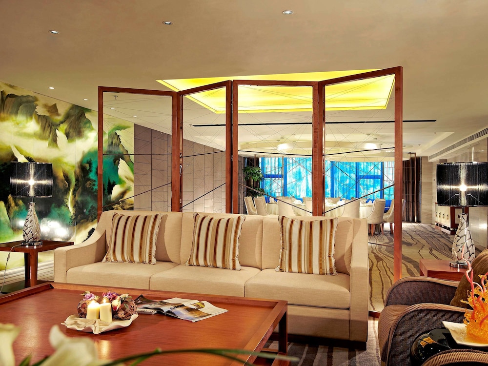 Pullman Xiamen Powerlong 55/73