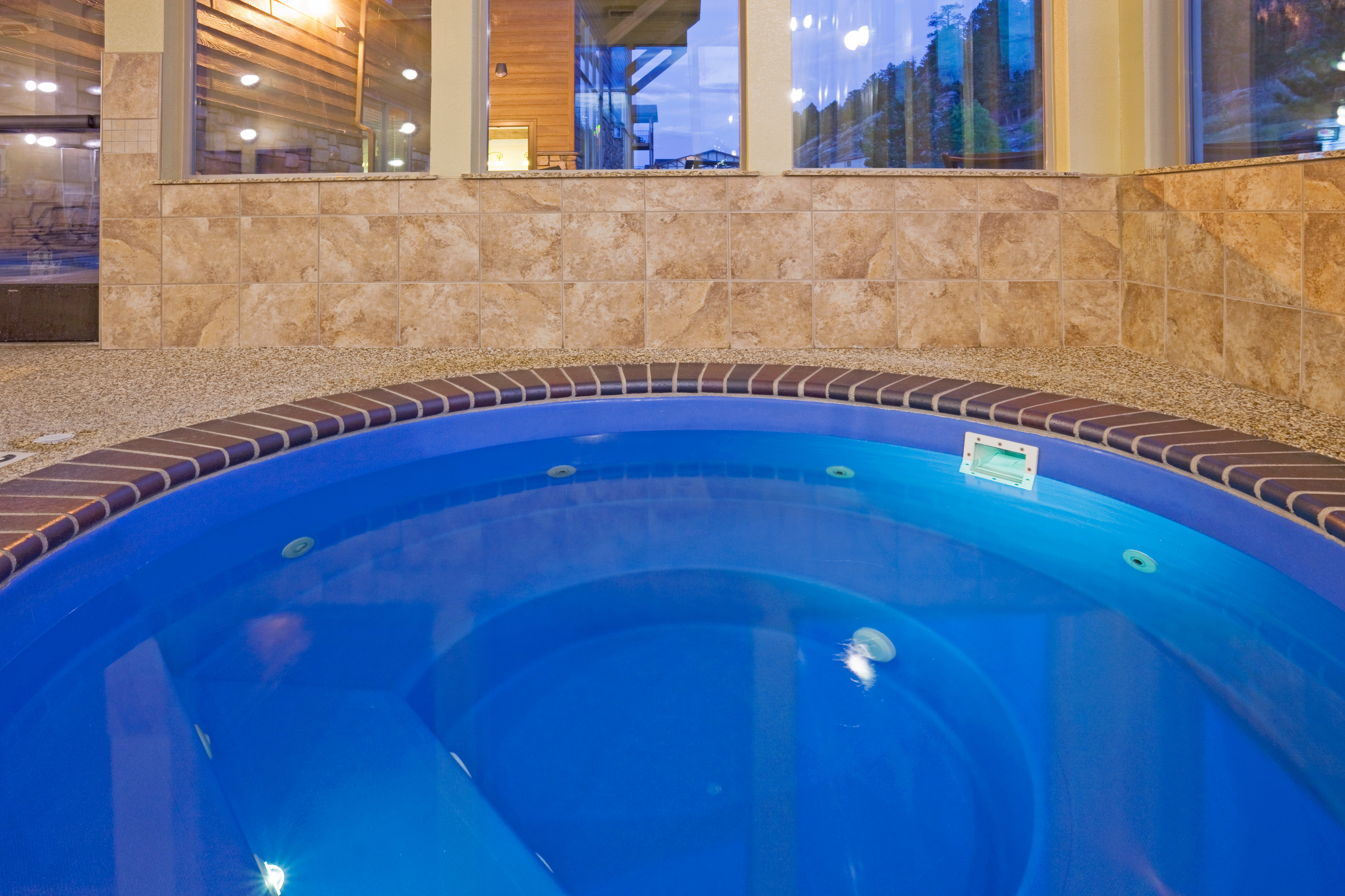 Holiday Inn Express and Suites Custer 43/59