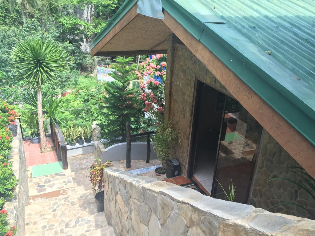 El Nido Viewdeck Cottages 38/41