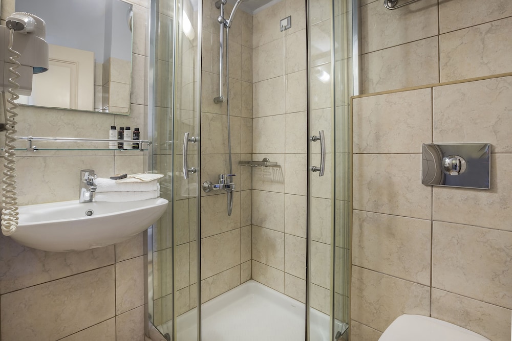 Ionian Plaza Hotel 45/50