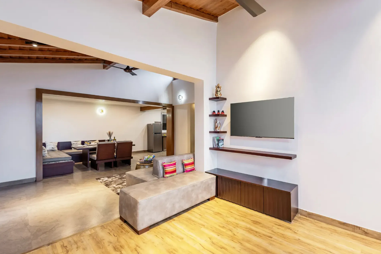 ELIVAAS 6 BHK with Balcony & Lake View Antarmann Casa Zenith 9/12