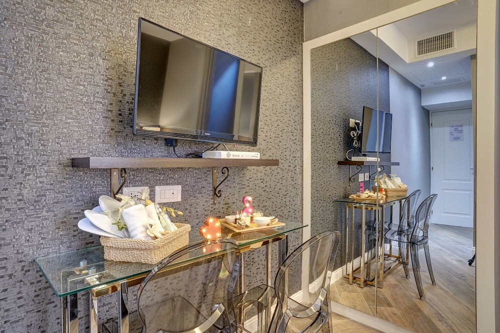 Spagna Boutique Luxury Suites 54/68