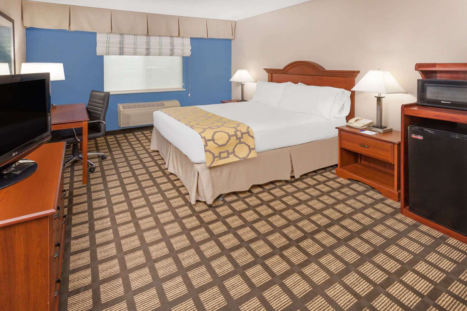 Galesburg Inn and Suites 13/42