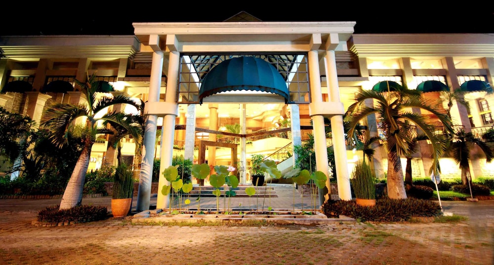 Bentani Hotel & Residence 1/19