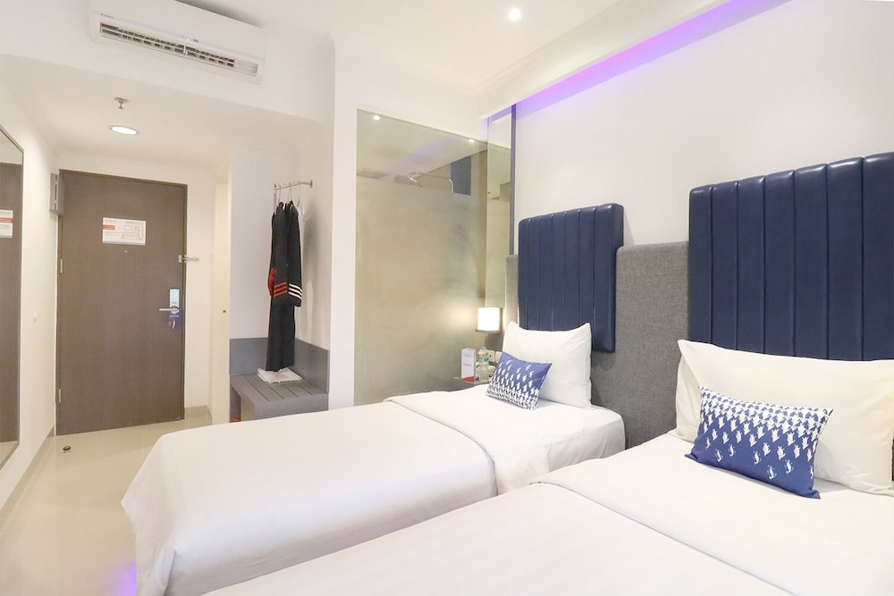 1 BEDROOM, SUPERIOR, TWIN BEDS