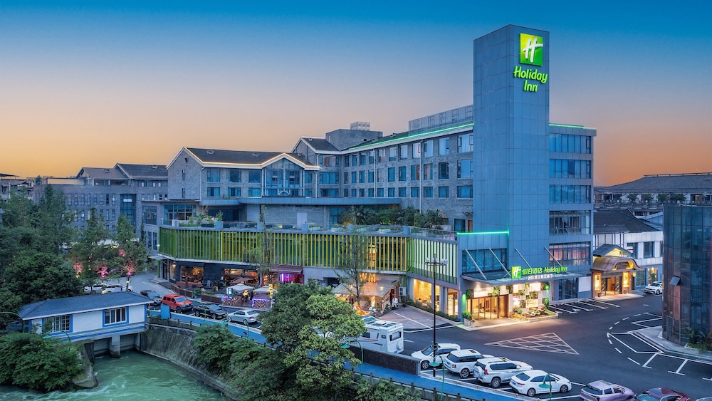 Holiday Inn Dujiangyan Ancient Town 4/50