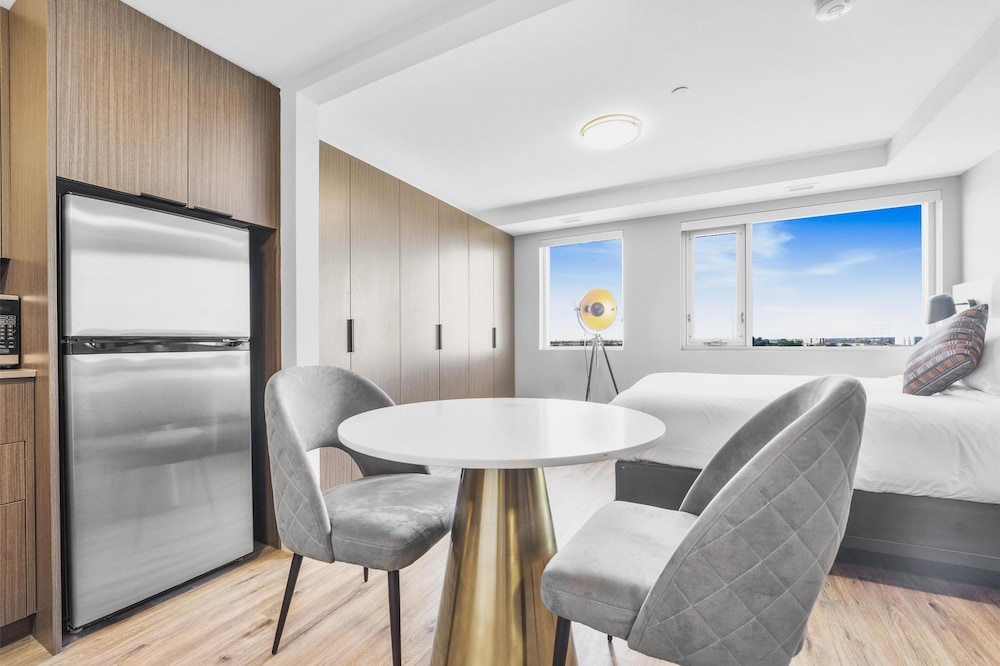 Skye Hotel & Residences, BW Signature Collection 24/30