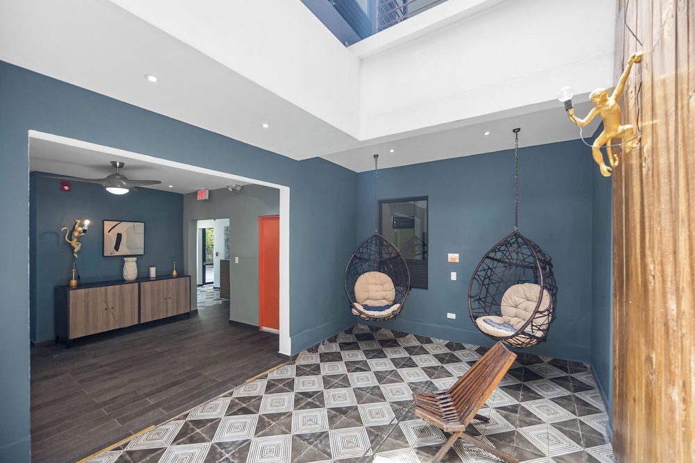 La Buena Vida Inn 6/50