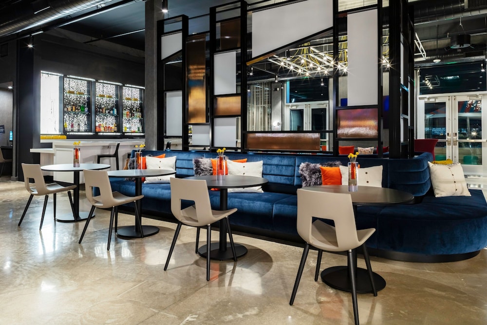 Aloft Dallas Arlington 26/34