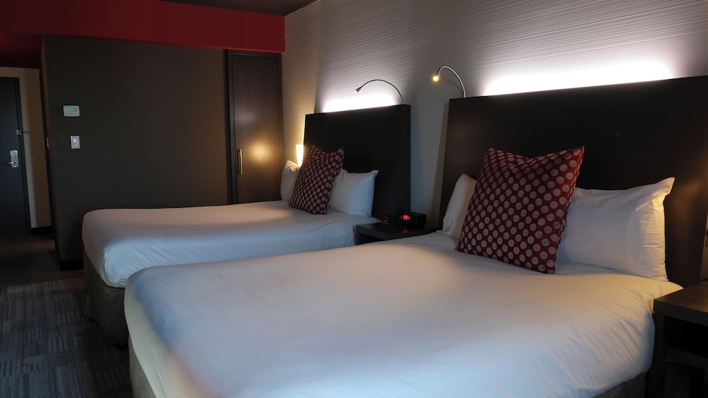 Grand Times Hotel Quebec City Airport 20/60