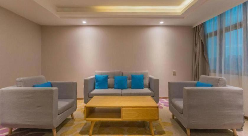 Lavande Hotels (Guangzhou Fangcun Huadiwan) 24/45