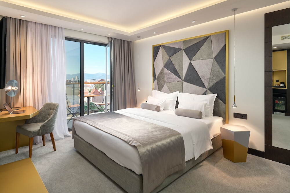 COMFORT, DOUBLE BED, CITY VIEW, BALCONY