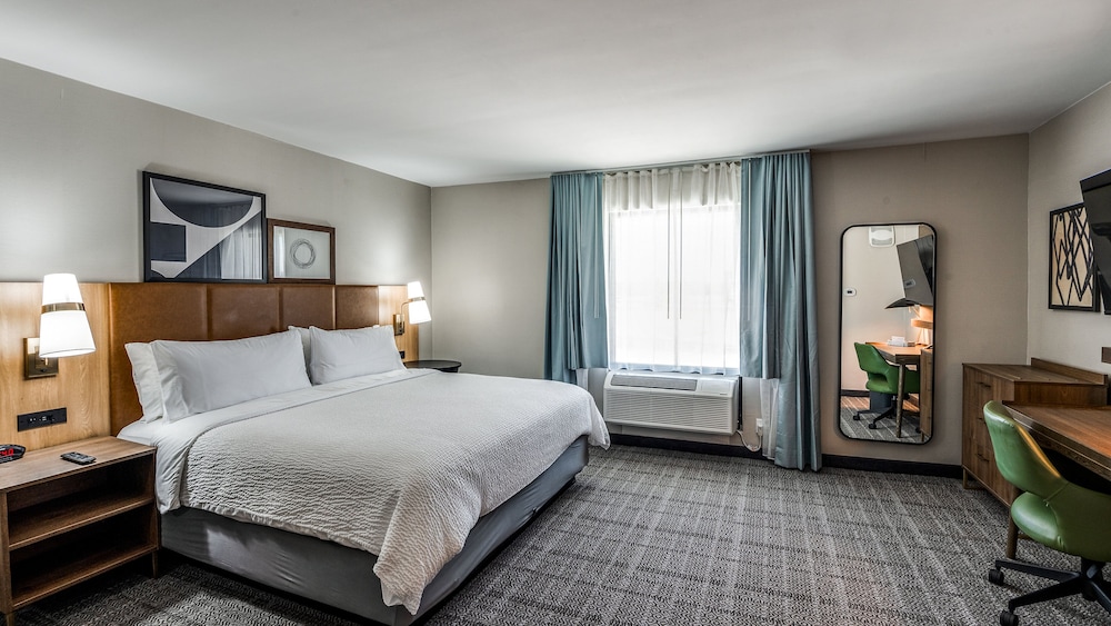 Staybridge Suites Dallas Market Ctr Love Field, an IHG Hotel 16/50