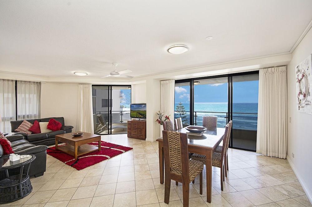 Clubb Coolum Beach Resort 55/65