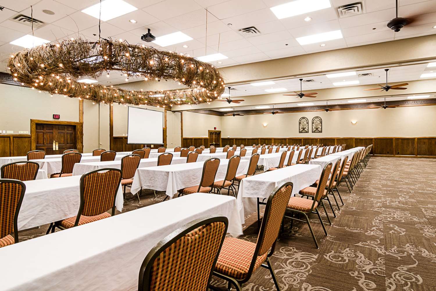 Clarion Inn Garden City, KS 56/60