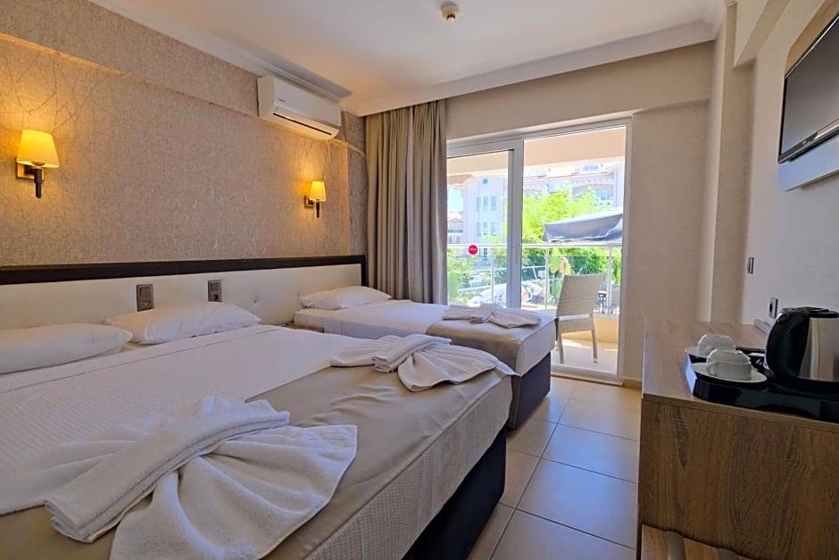 Moni Hotel 12/45