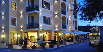 Johanna Park Hotel 8/47
