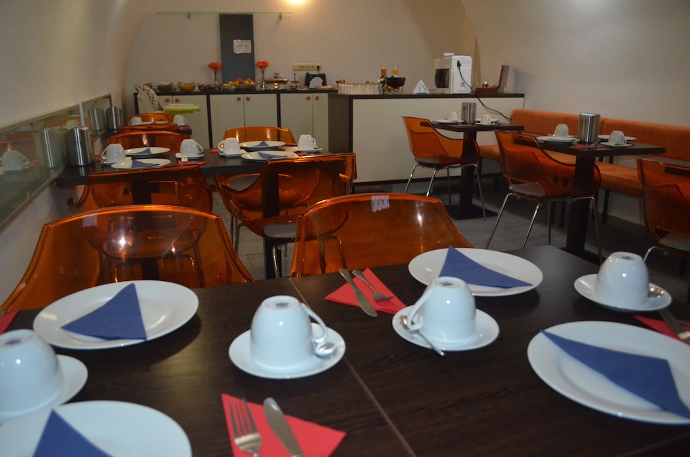 HOTEL PEREGRIN 55/72