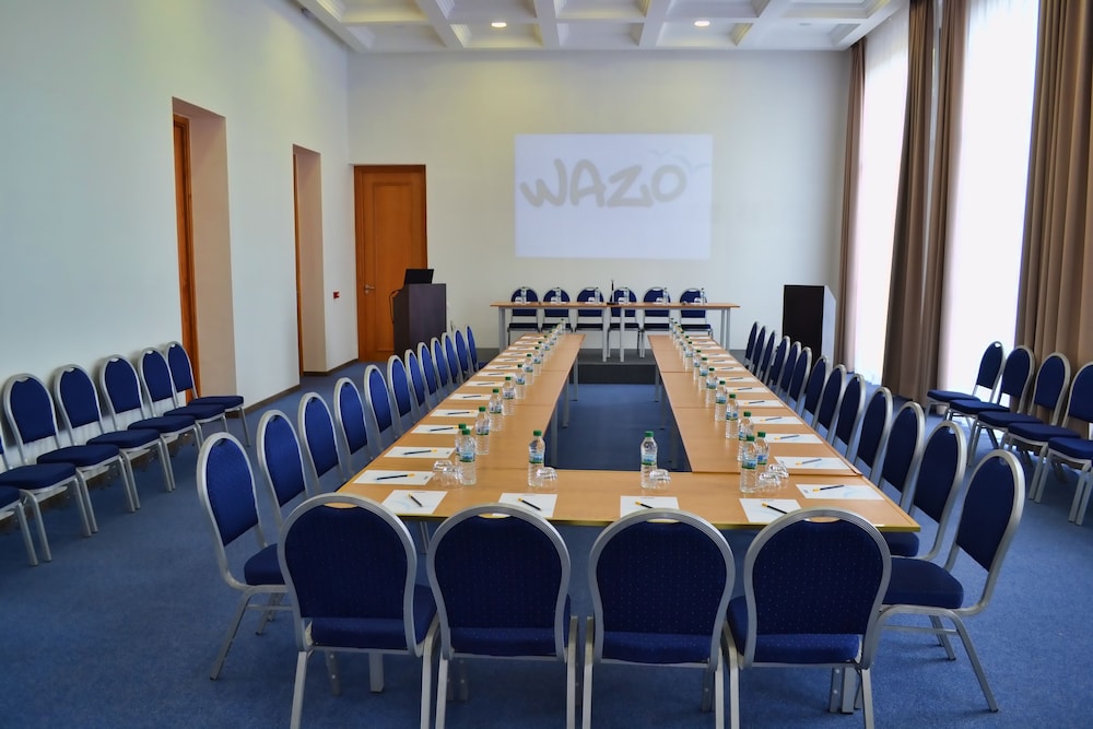 WAZO HOTEL 56/63