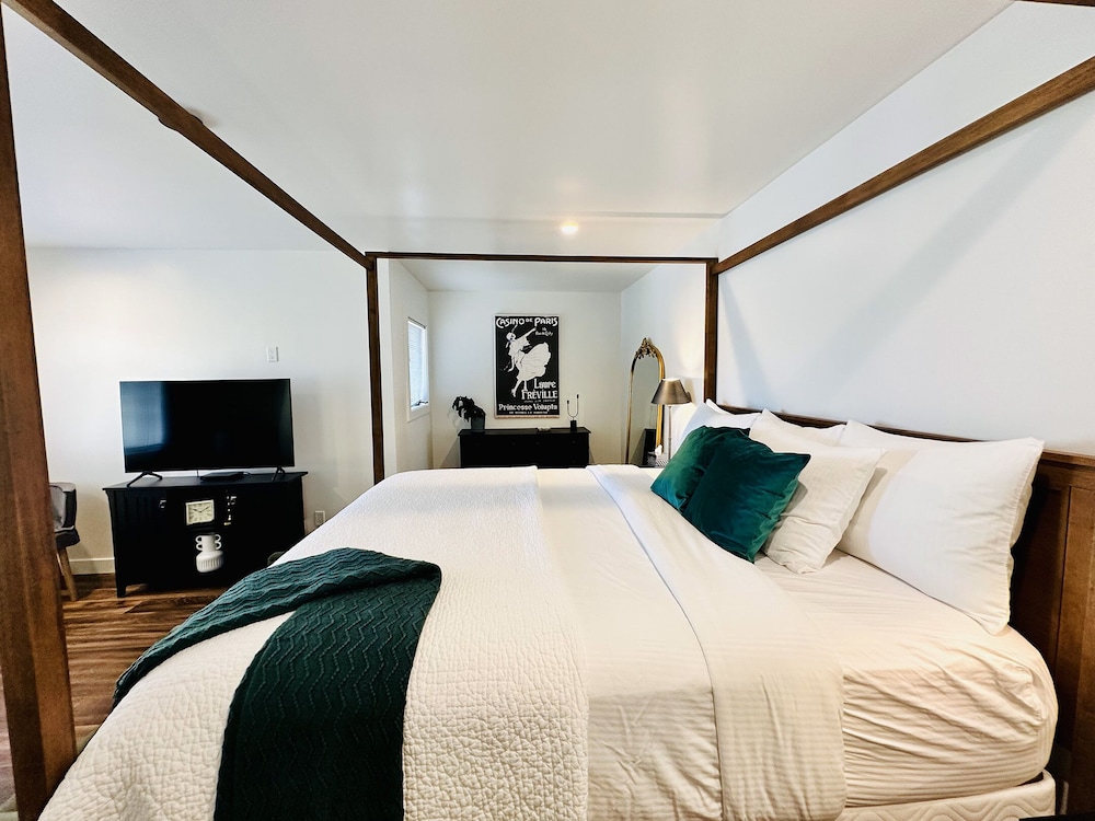 Bespoke Inn Flagstaff 17/50