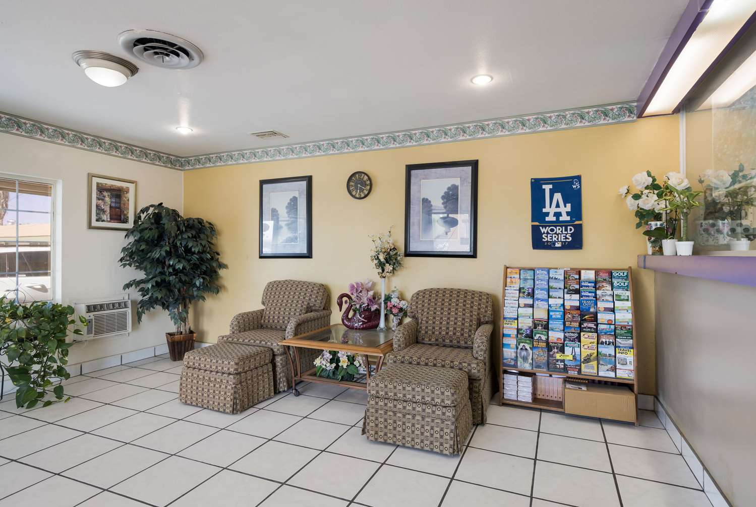 Rodeway Inn & Suites Blythe I-10, CA 5/10