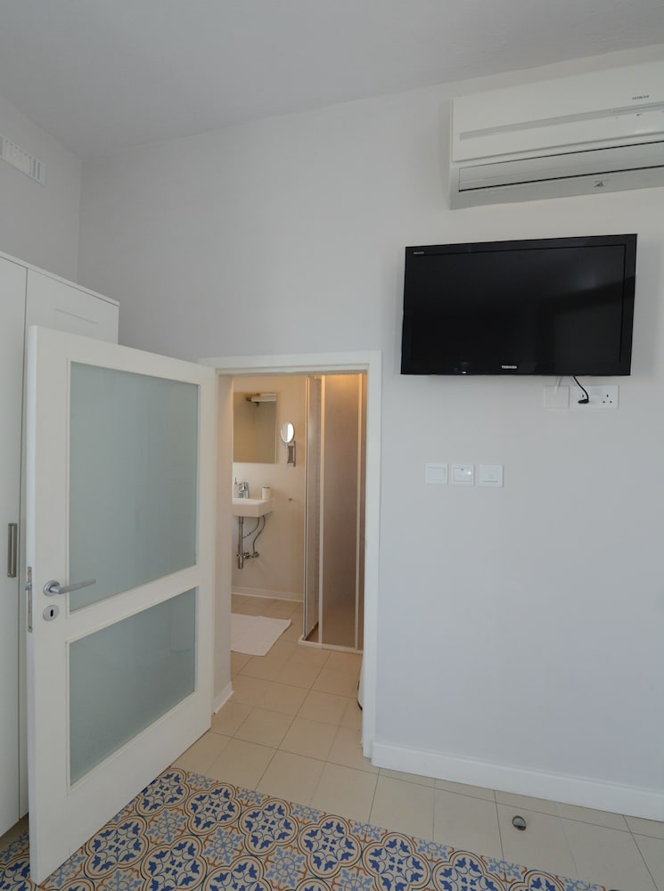 Paulos Valletta 4/50