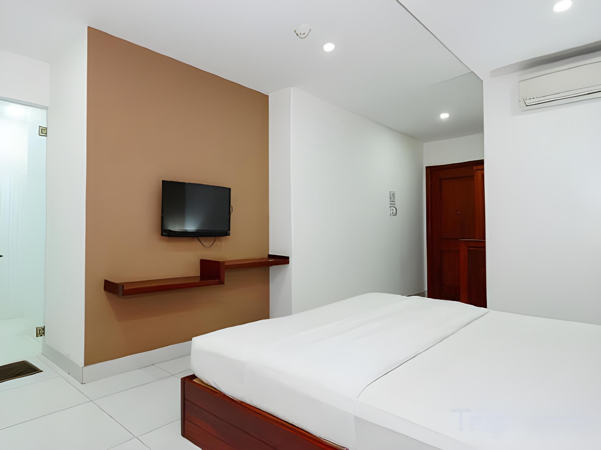 VIP، Mi Linh Hotel 2/2