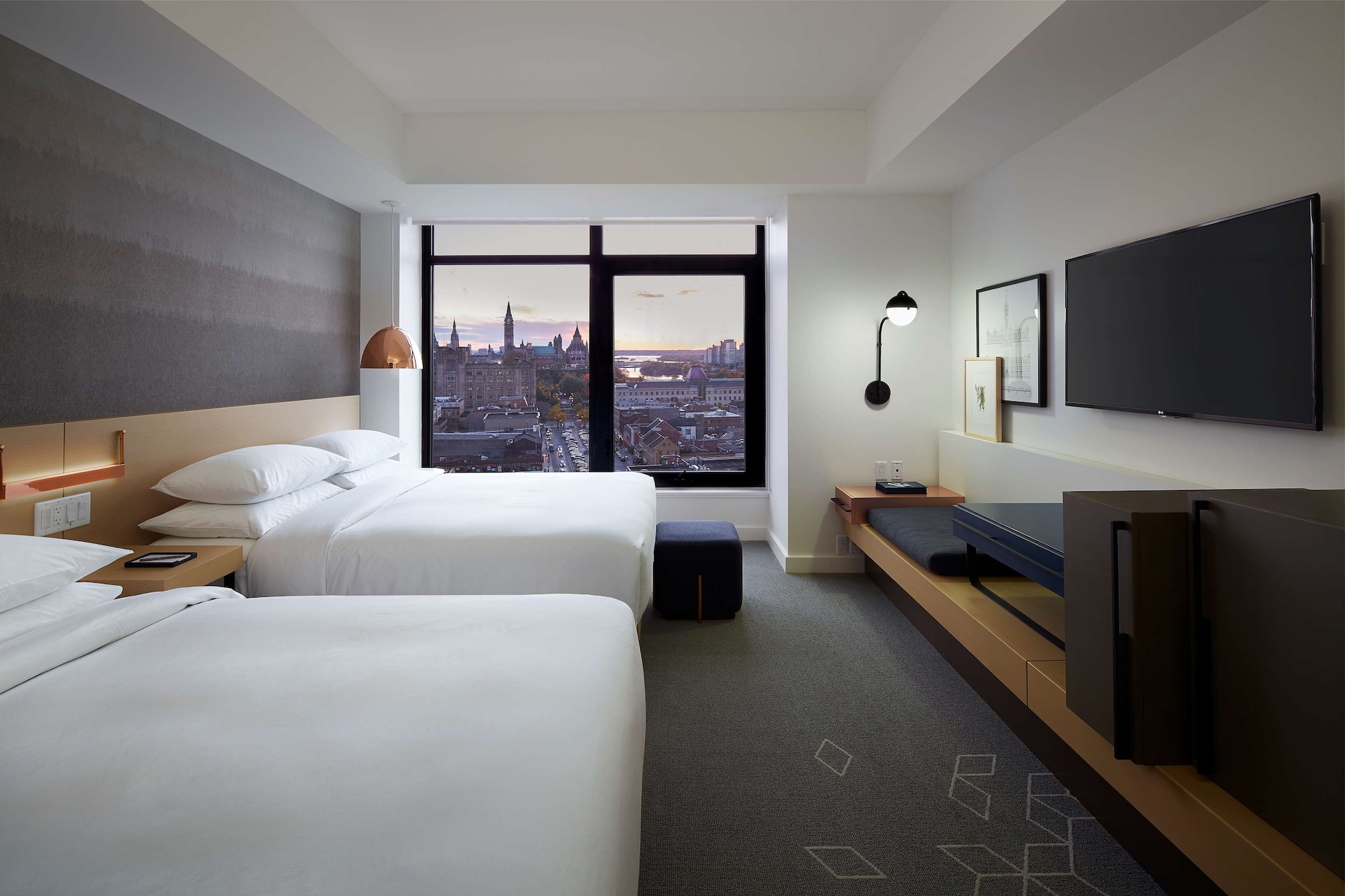 غرفة بسريرين كوين، Andaz Ottawa Byward Market A Concept By Hyatt 2/4