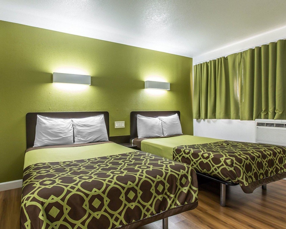 Standard, 2 Double Beds