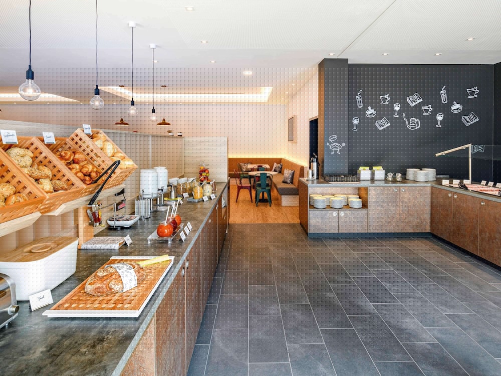Ibis Styles Magdeburg 8/63