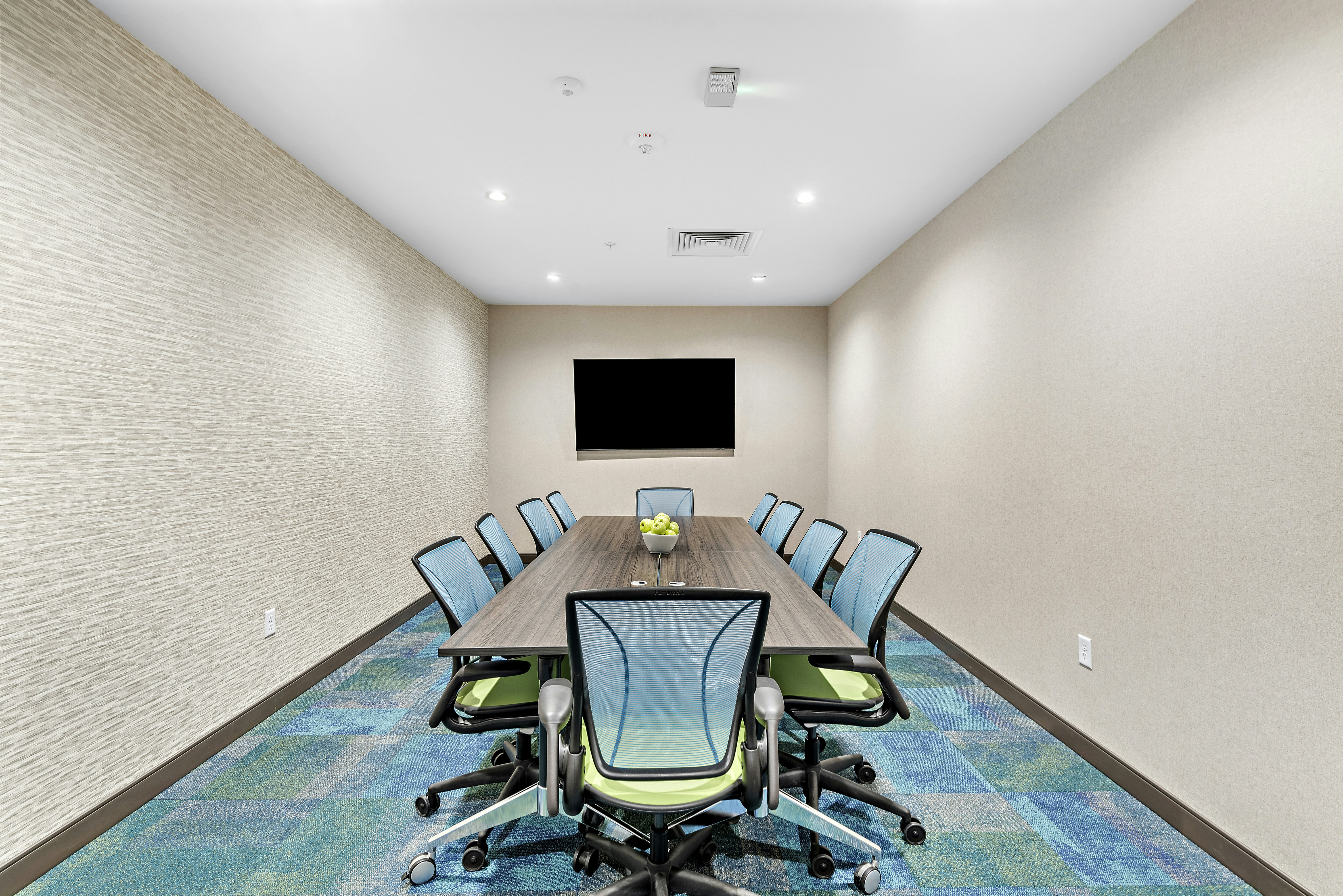 Home2 Suites by Hilton San Bernardino 22/26