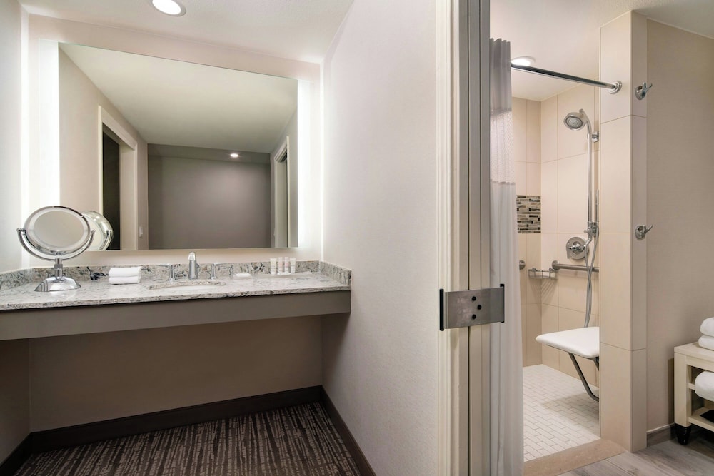 Room, King Bed, Resort View, Sofa, Accessible