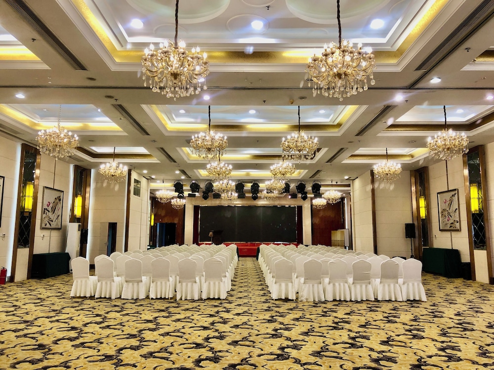 Zhuhai Jinguan Holiday Hotel 5/39