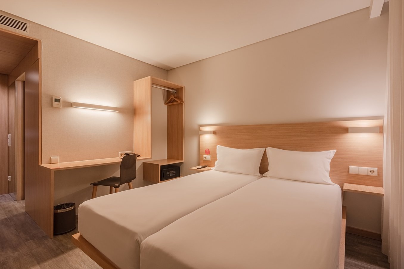Moov Hotel Porto Norte 4/17