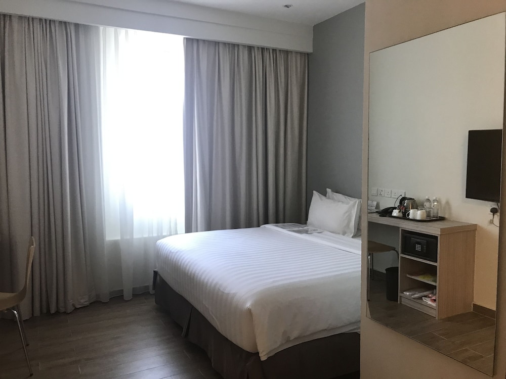 The Klagan Hotel 7/48