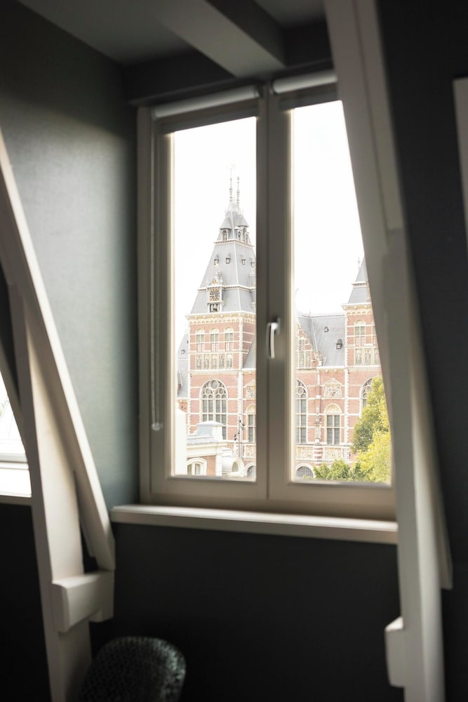 Art Gallery Hotel Bv 23/33