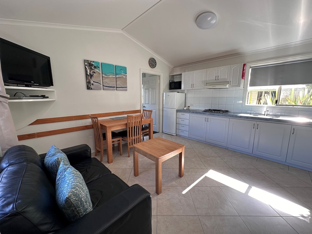 Middleton Beach Holiday Park 30/50