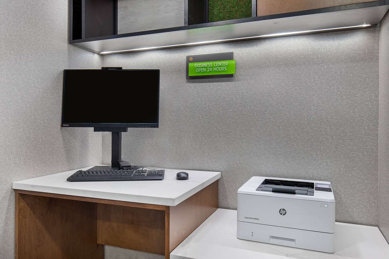 La Quinta Inn & Suites by Wyndham Nashville Airport 53/63