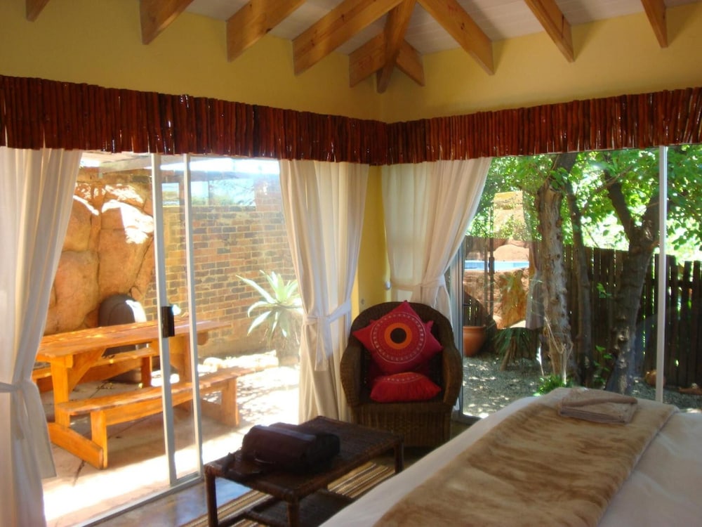 Flintstones Guest House Fourways 27/50