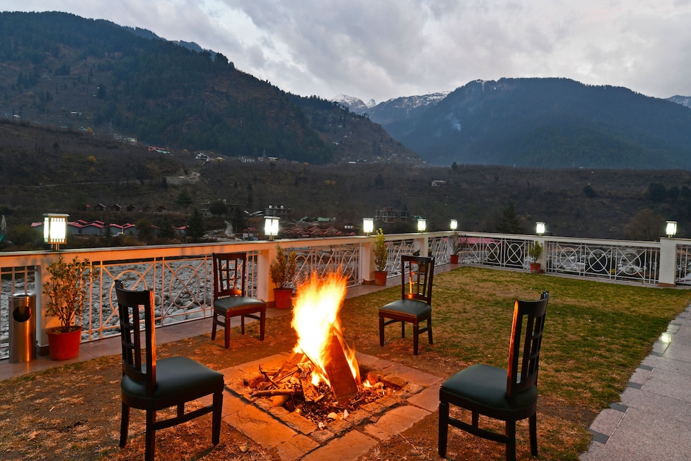 Mastiff Grand Manali Resort 37/50