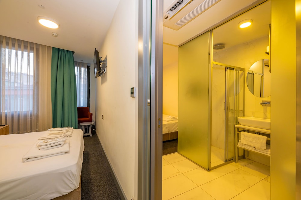 Hotel V Plus Taksim 69/70