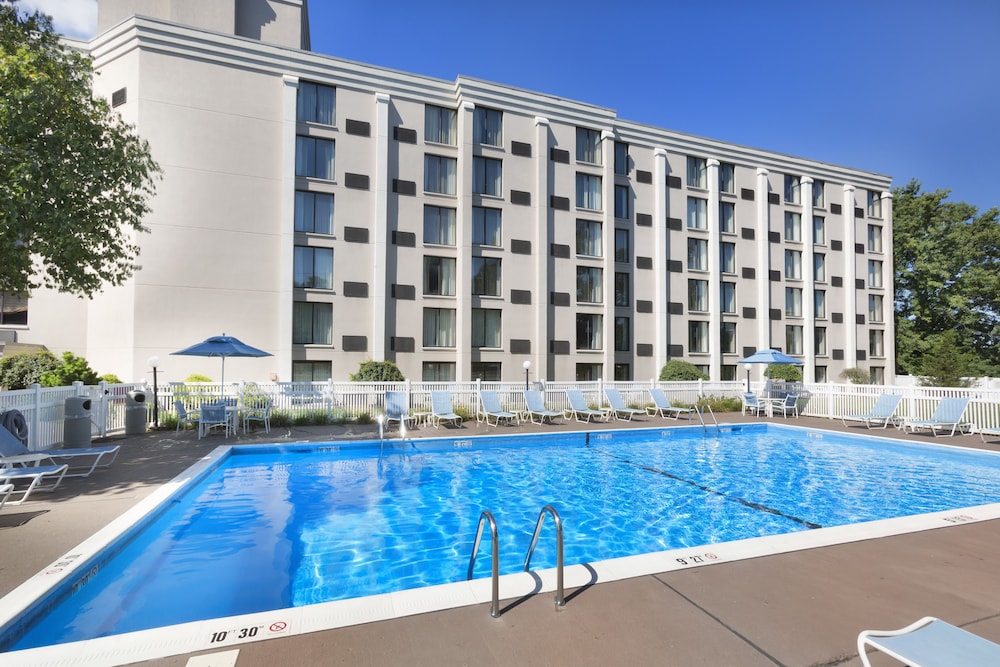 DoubleTree by Hilton Washington Meadow Lands Casino Area 3/49