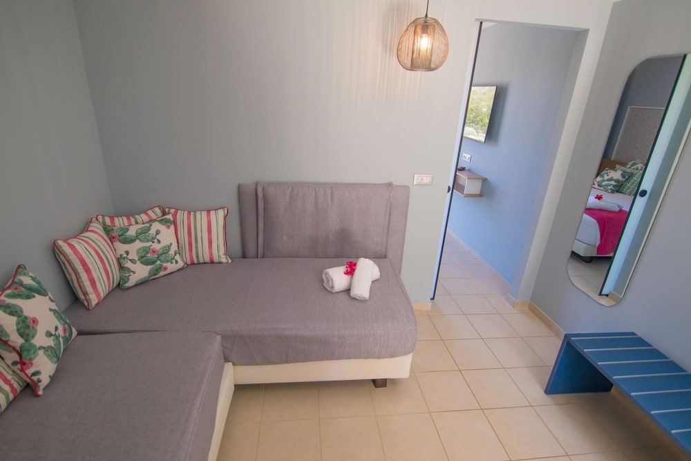 Lindos Breeze Beach Hotel 48/64