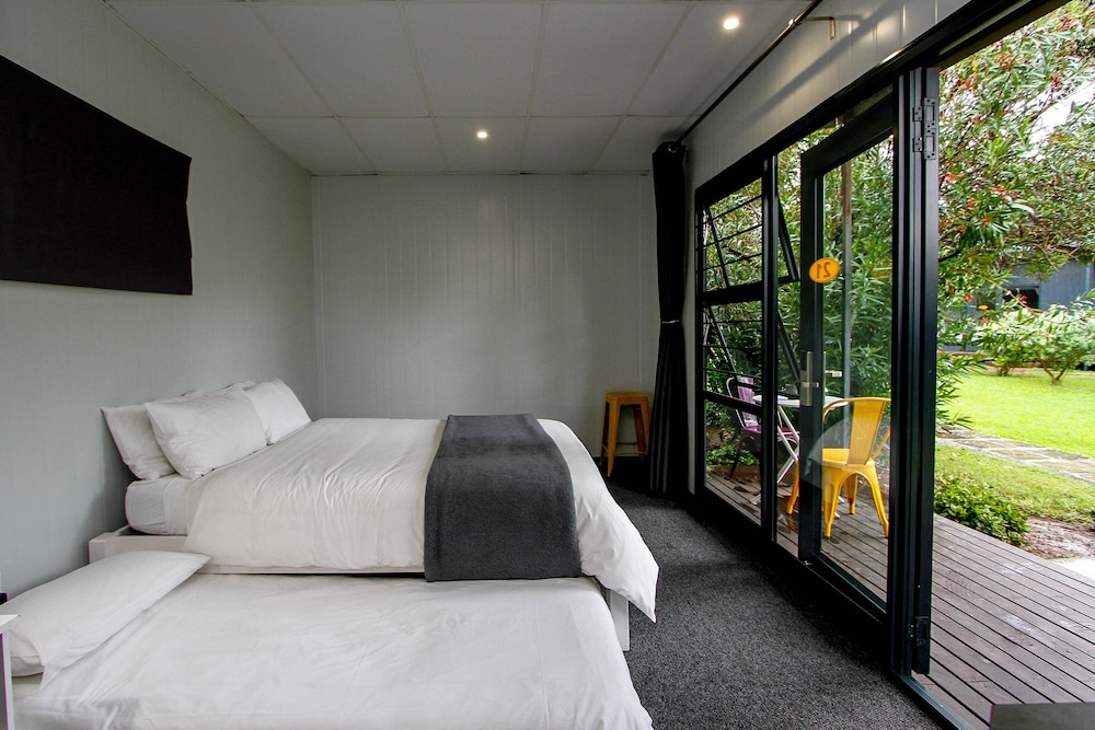 Family, 2 Trundle Beds, Queen Bed