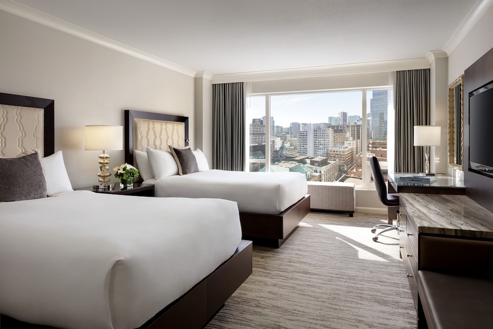 Fairmont Waterfront 22/72