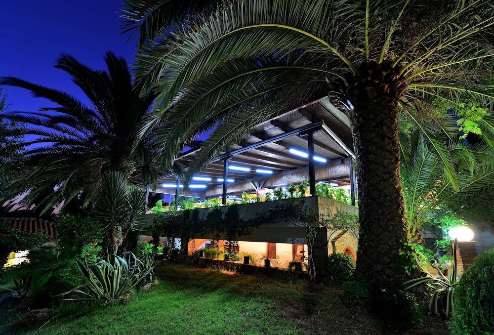 Philoxenia Hotel 63/68