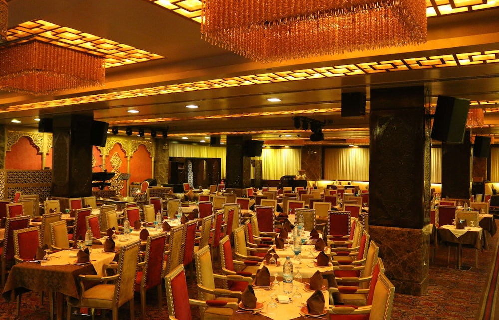 Elite Crystal Hotel 59/75